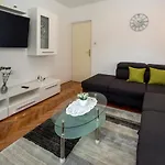 Renato Apartment